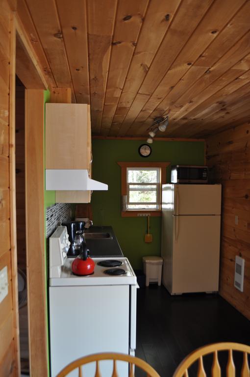 The Sleeping Moose Cottage Birch Plain エクステリア 写真