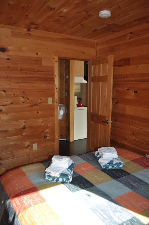 The Sleeping Moose Cottage Birch Plain エクステリア 写真