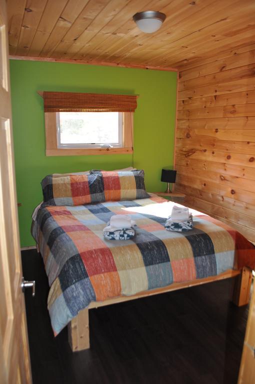 The Sleeping Moose Cottage Birch Plain エクステリア 写真